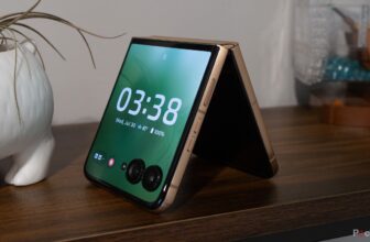 Motorola slashes costs on its foldables, together ...